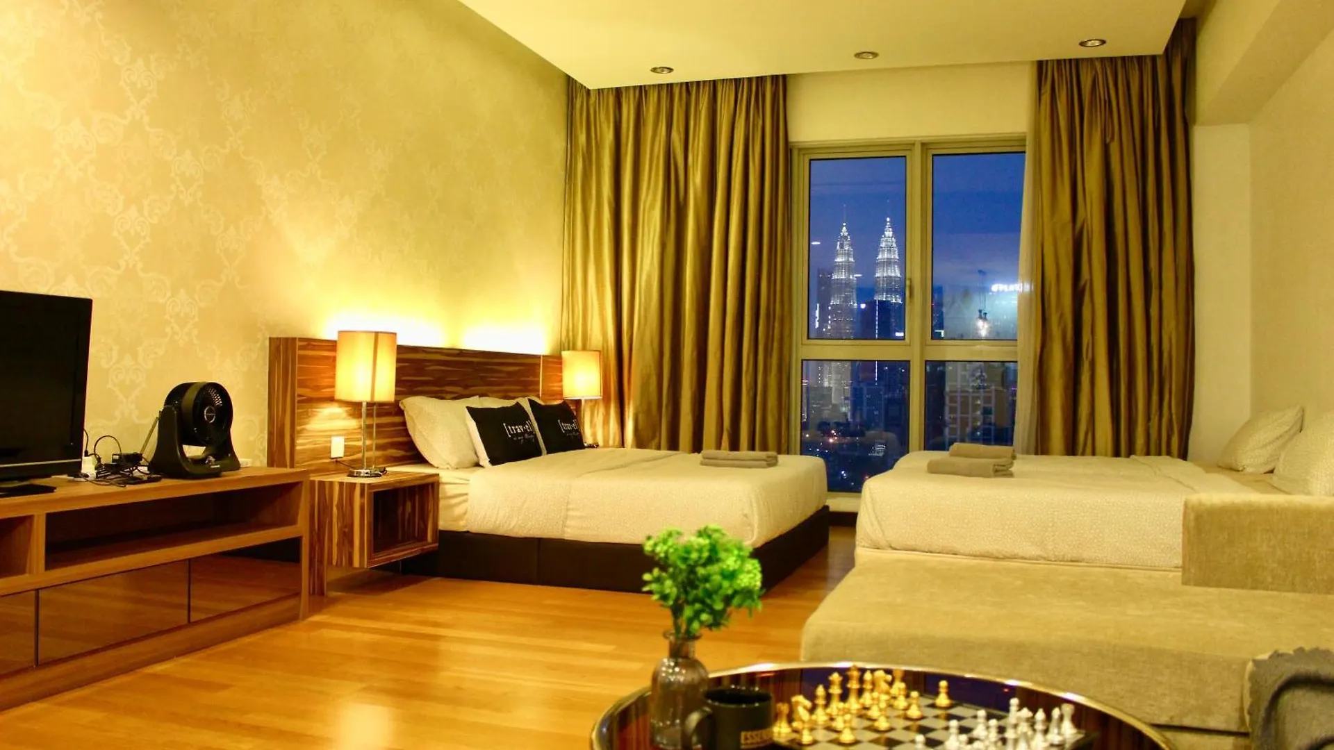 ✦Time & Traveller✦Regalia Suites And Residence✦Klcc View Infinity Pool✦双子塔无边泳池 Kuala Lumpur 0*,  Malaysia