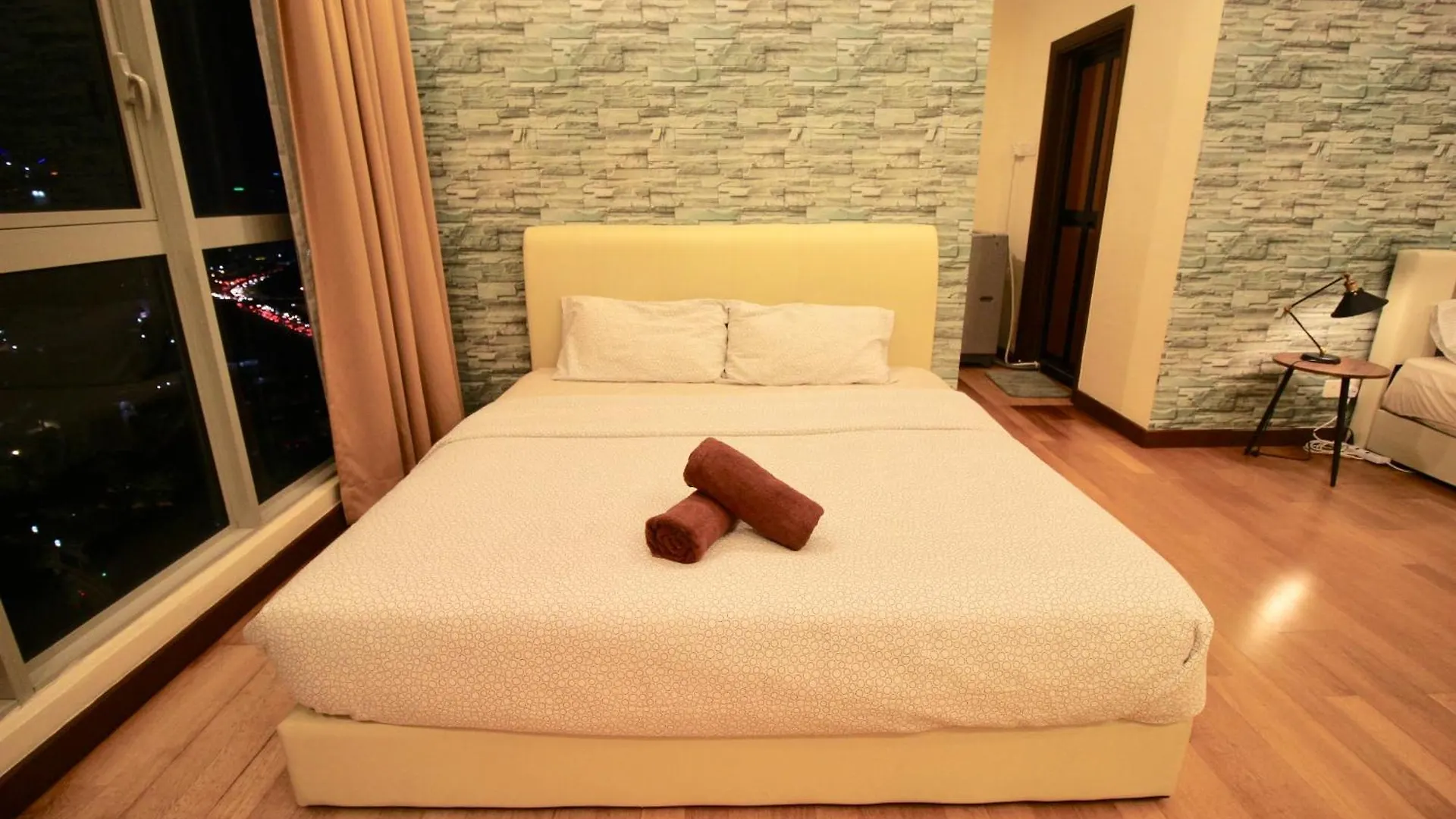 ✦Time & Traveller✦Regalia Suites And Residence✦Klcc View Infinity Pool✦双子塔无边泳池 Kuala Lumpur Apartment